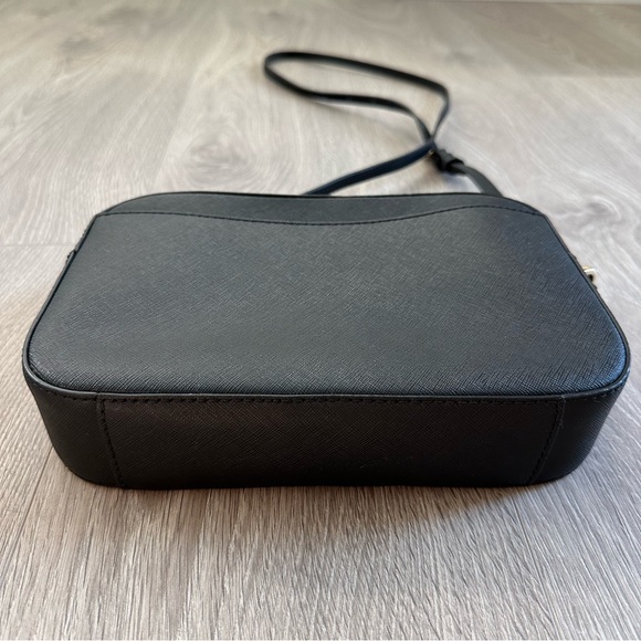 Michael Kors Black Jet Set Large Saffiano Leather Crossbody Bag - Picture 6 of 12